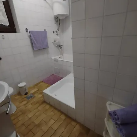 Apartmani Kulusic Apartment *