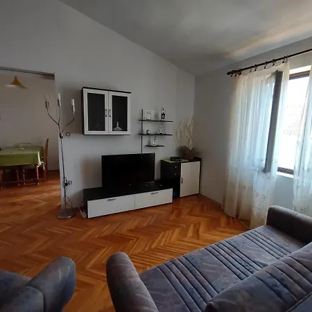 Apartment Apartmani Kulusic *